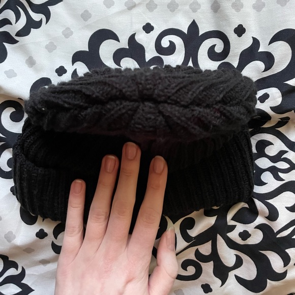 Champion Beanie Hat - Picture 2 of 3